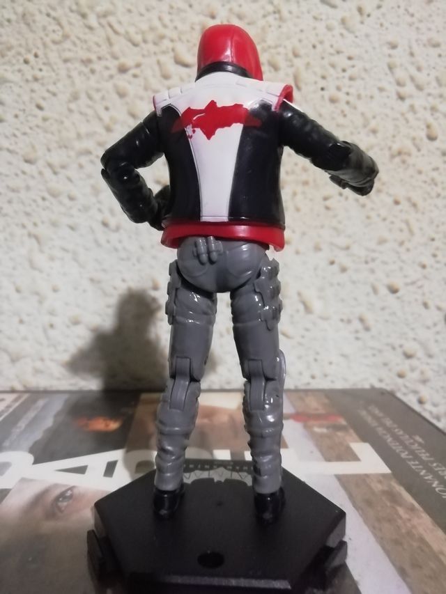 Batman capucha roja articulado nuevo