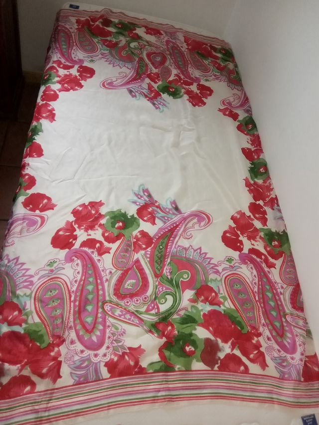 ¡Descuento! Pañuelo de seda