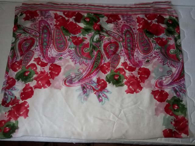 ¡Descuento! Pañuelo de seda