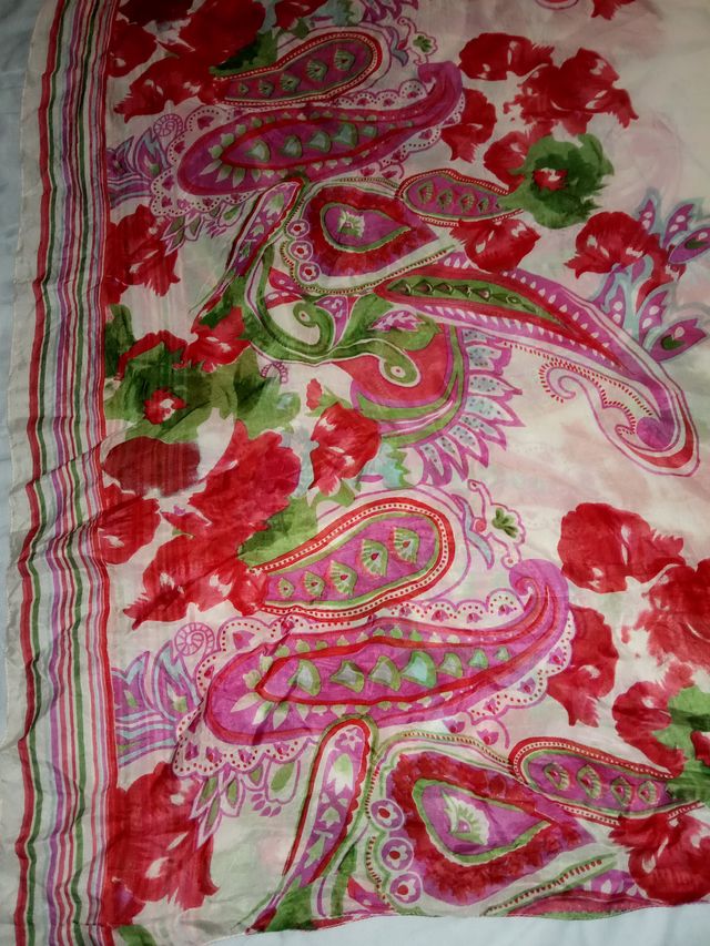 ¡Descuento! Pañuelo de seda