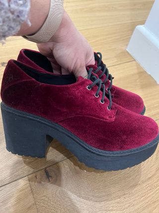 Zapatos de plataforma terciopelo granate