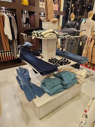 Mesa expositora de centro 3 planta