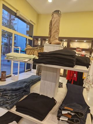 Mesa expositora de centro 3 planta