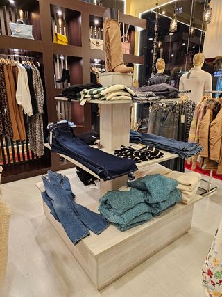 Mesa expositora de centro 3 planta