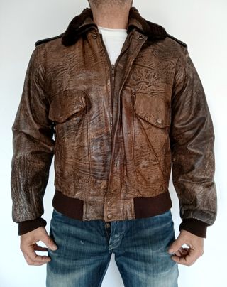 Bomber cuero auténtico cuello forrado. M. Medidas 