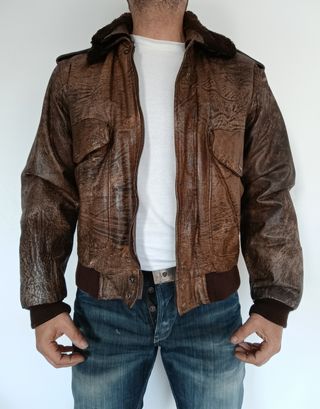 Bomber cuero auténtico cuello forrado. M. Medidas 