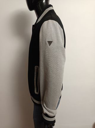 Chaqueta universitaria Guess