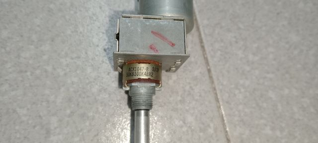 Potenciómetro motorizado