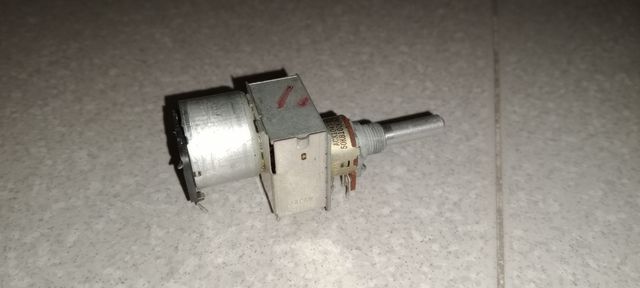 Potenciómetro motorizado