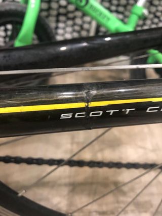 Bicicleta Scott Addict 2007 y rodillo inteligente