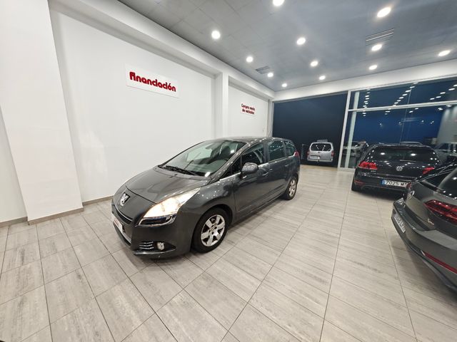 Peugeot 5008 2015