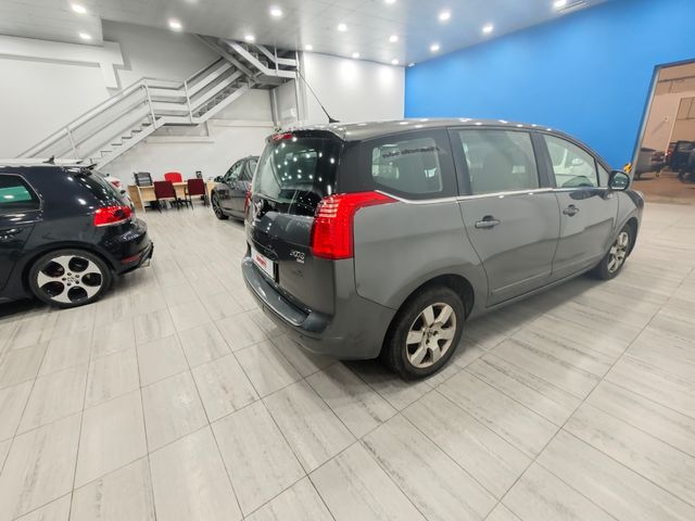 Peugeot 5008 2015