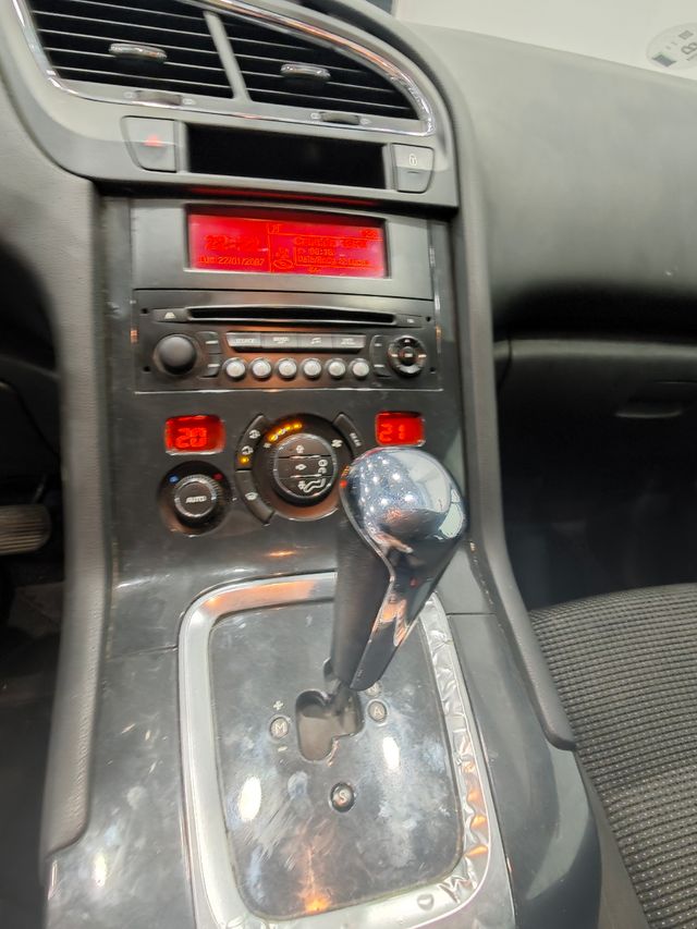 Peugeot 5008 2015