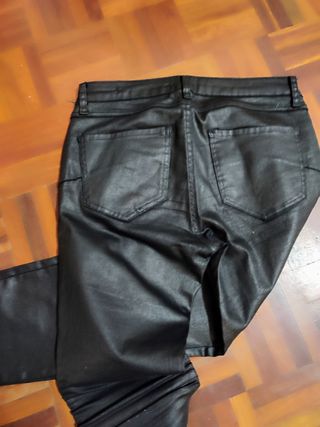 Pantalón biker zara