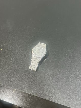 Reloj brillante