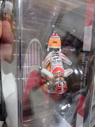Moto Márquez RC213V ESCALA 1/18