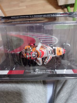 Moto Márquez RC213V ESCALA 1/18
