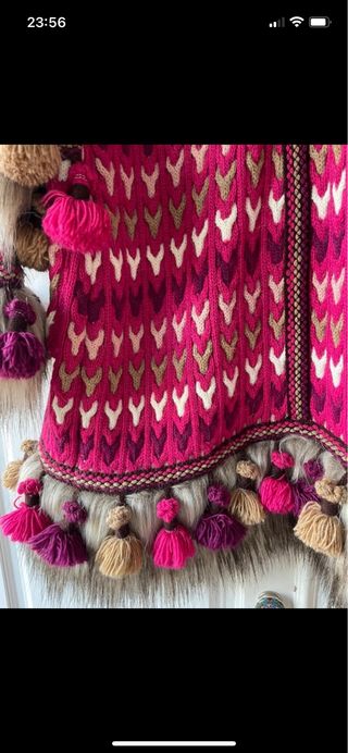Abrigo rosa con pompones bohemio piel y lana