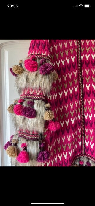 Abrigo rosa con pompones bohemio piel y lana