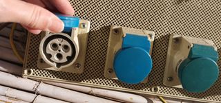 Quadro elettrico industriale con prese