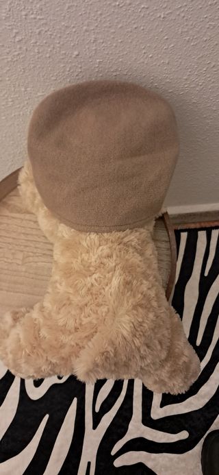Gorro lana pura beige talla única. Fabricante loca