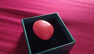 Nuovo- Quarzo rosso burattato di 22 gr , 3 cm