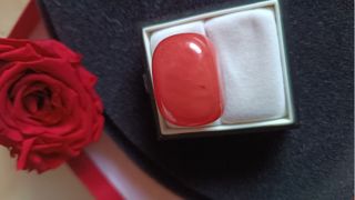 Nuovo- Quarzo rosso burattato di 22 gr , 3 cm