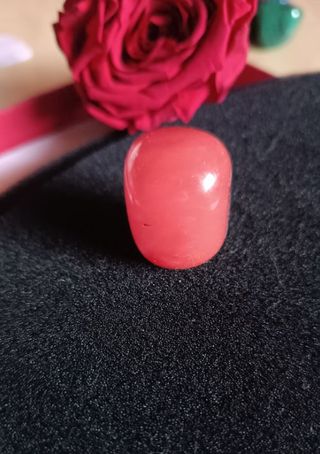 Nuovo- Quarzo rosso burattato di 22 gr , 3 cm