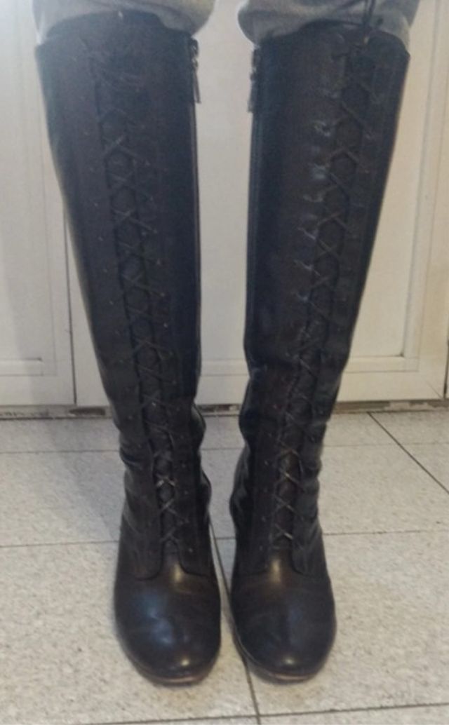 Botas piel cordones Talla 39