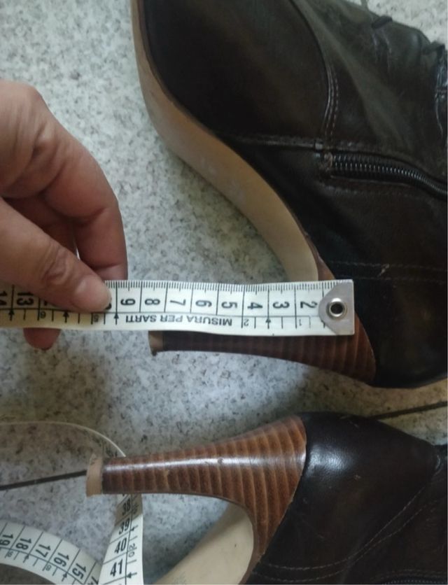 Botas piel cordones Talla 39