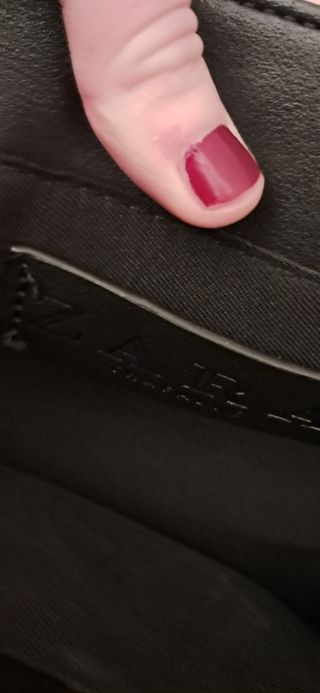 Pequeño bolso hombro cuadros Zara. Forma sobre anc