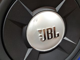 Subwoofer 12" JBL GTO1202D con caja