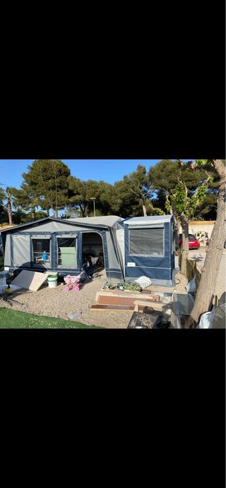 Avance caravana con tienda cocina anexa