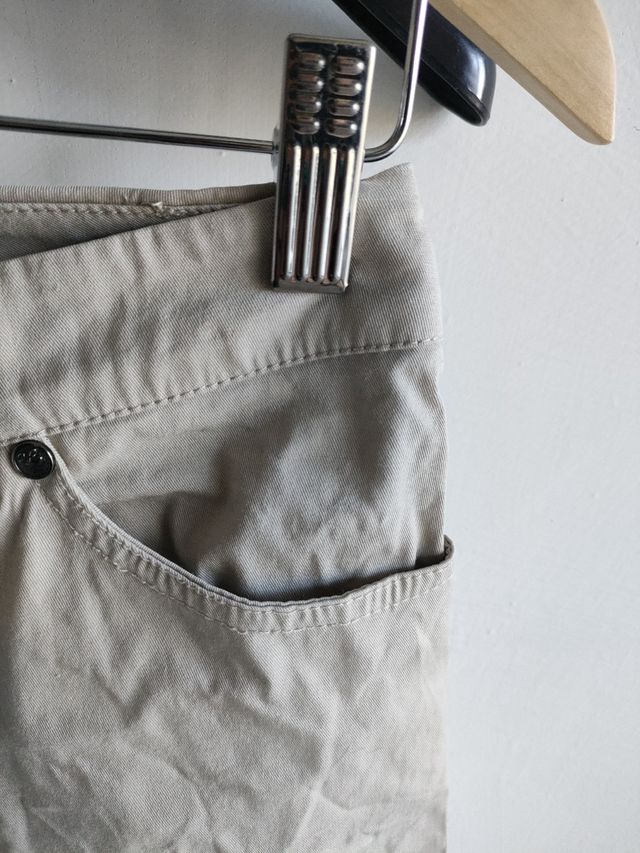Pantaloni beige leggeri