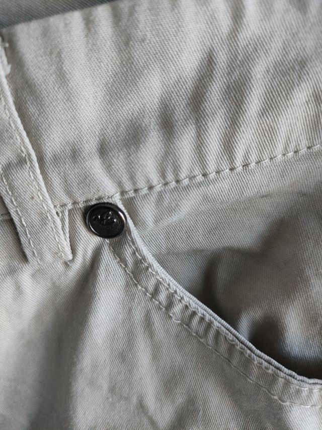 Pantaloni beige leggeri