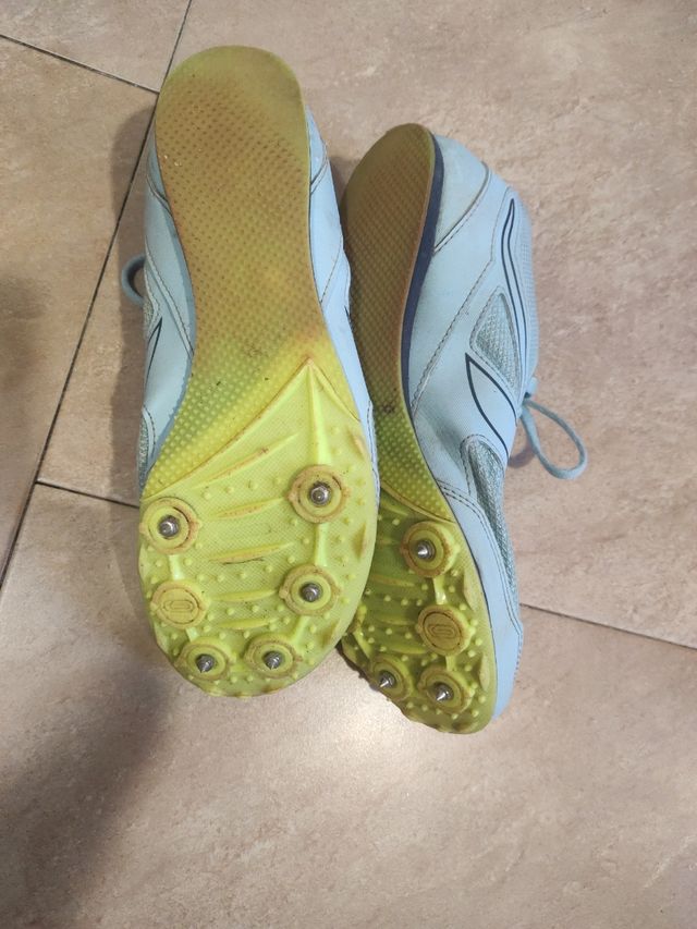ZAPATILLAS ATLETISMO CLAVOS