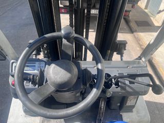 CARRETILLA UNICARRIES NISSAN 3.2 TN TRIPLE 6 m. MA