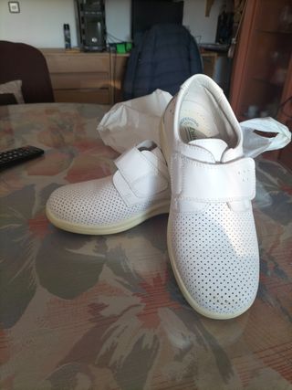 ZAPATOS DE TRABAJO PARA MUJER 