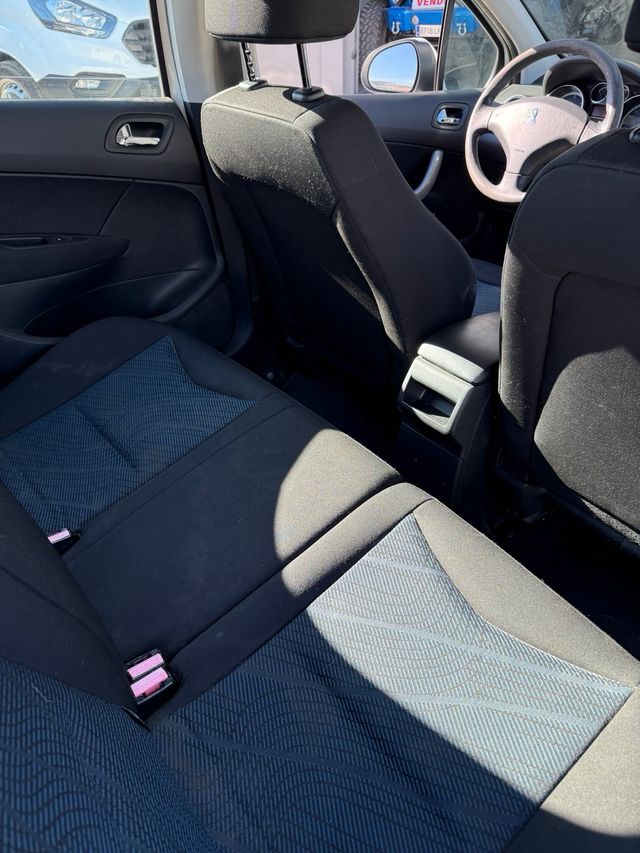 Peugeot 308 2012