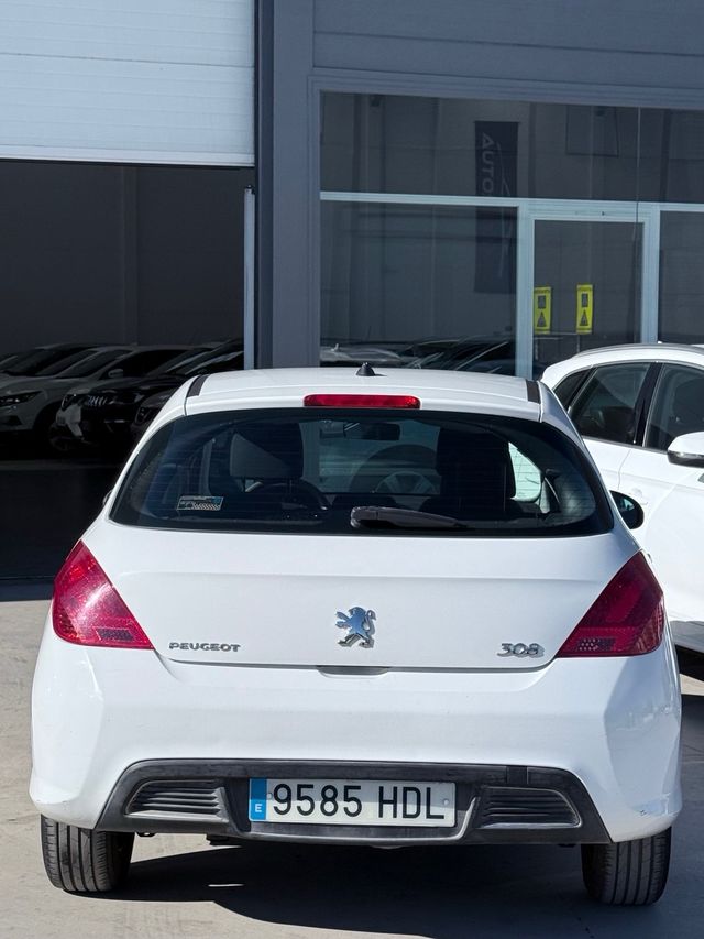 Peugeot 308 2012