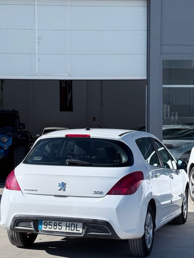 Peugeot 308 2012