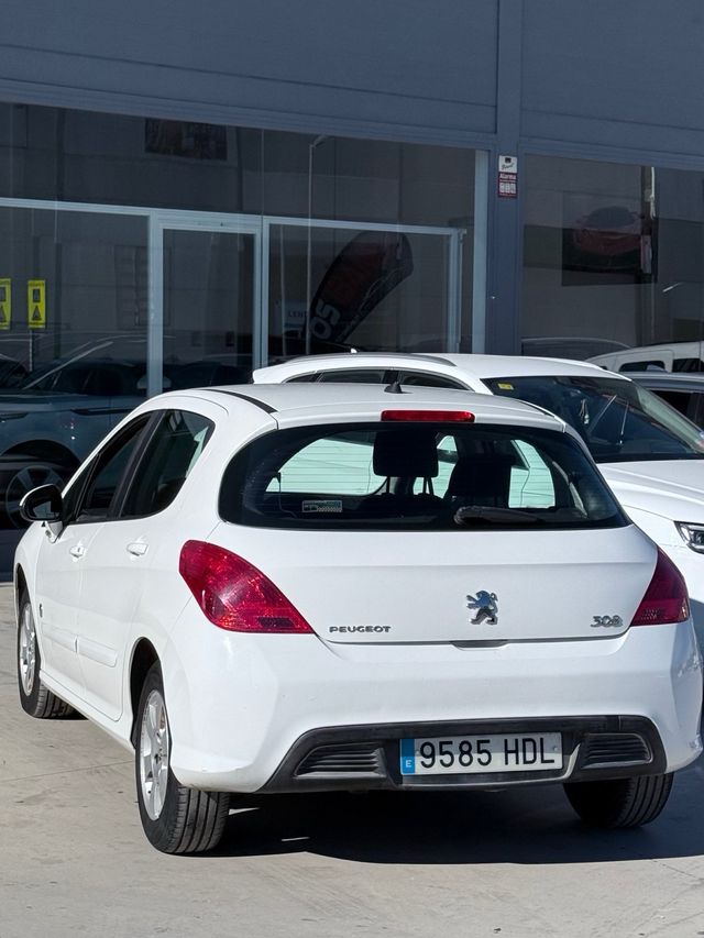 Peugeot 308 2012
