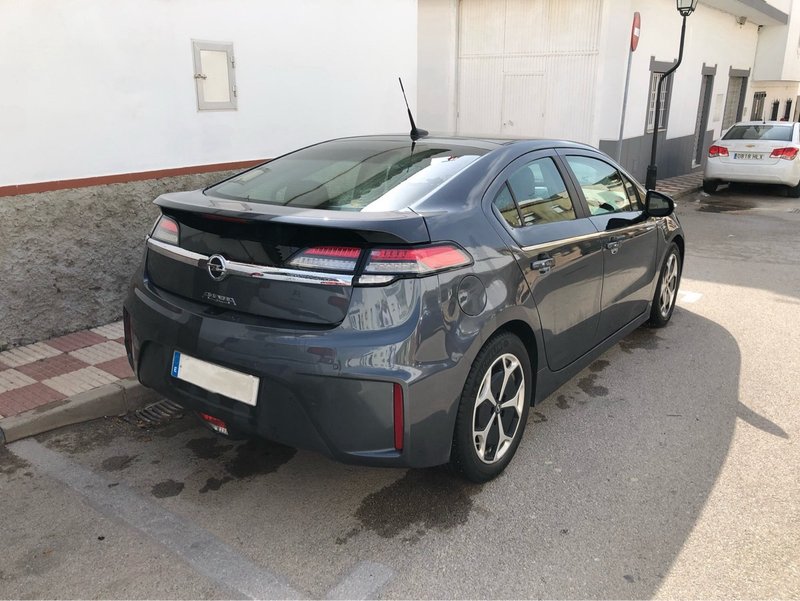 Opel Ampera - foto 1