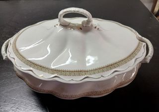 Sopera de porcelana antigua