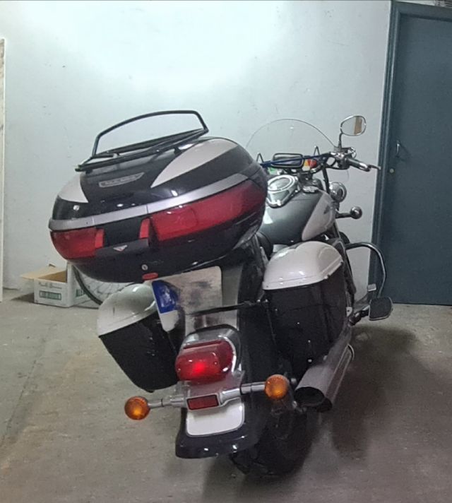 Moto Suzuki Intruder 800 