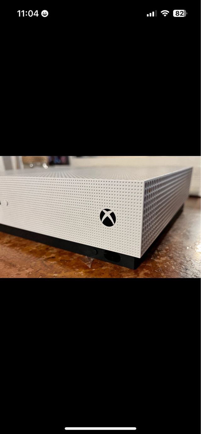 XBOX One S 500gb + mando + Juegos