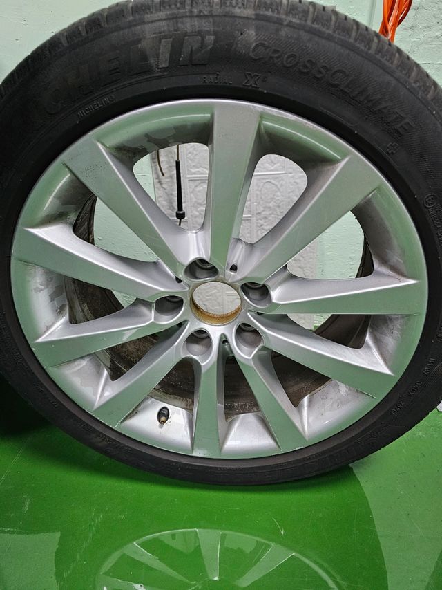 LLANTAS BMW 18" CON NEUMÁTICOS
