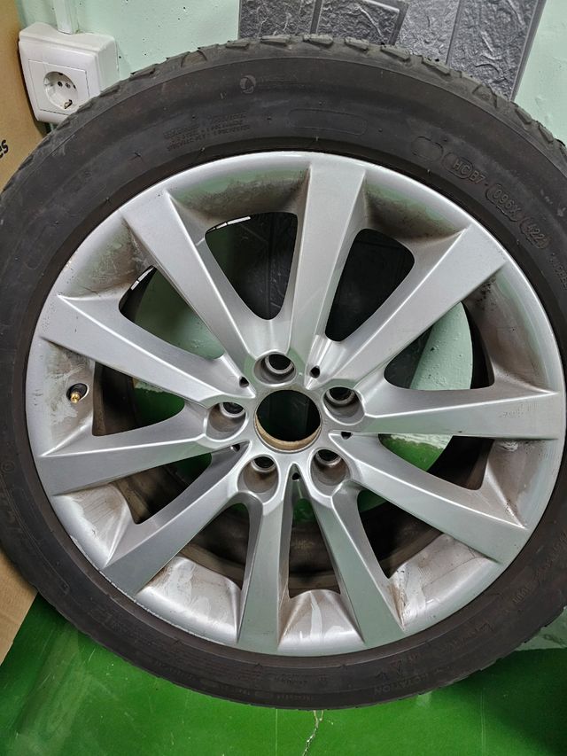 LLANTAS BMW 18" CON NEUMÁTICOS