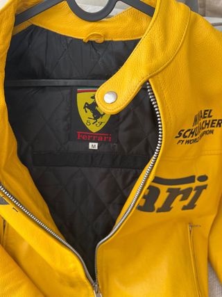 Cazadora de piel Ferrari