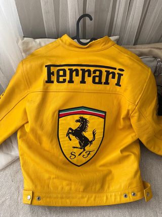 Cazadora de piel Ferrari